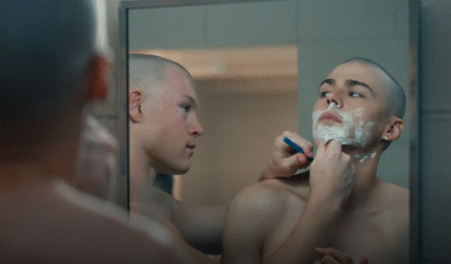 Binnenkort op Netflix: Boots, over een gay tiener in een militair trainingskamp